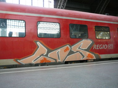 Graffiti Train in Leipzig - Photo by VonBerg - Los, Leipzig (2013)