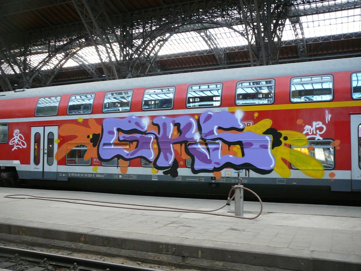 Graffiti Train in Leipzig - Photo by VonBerg - GRS, Leipzig (2013)