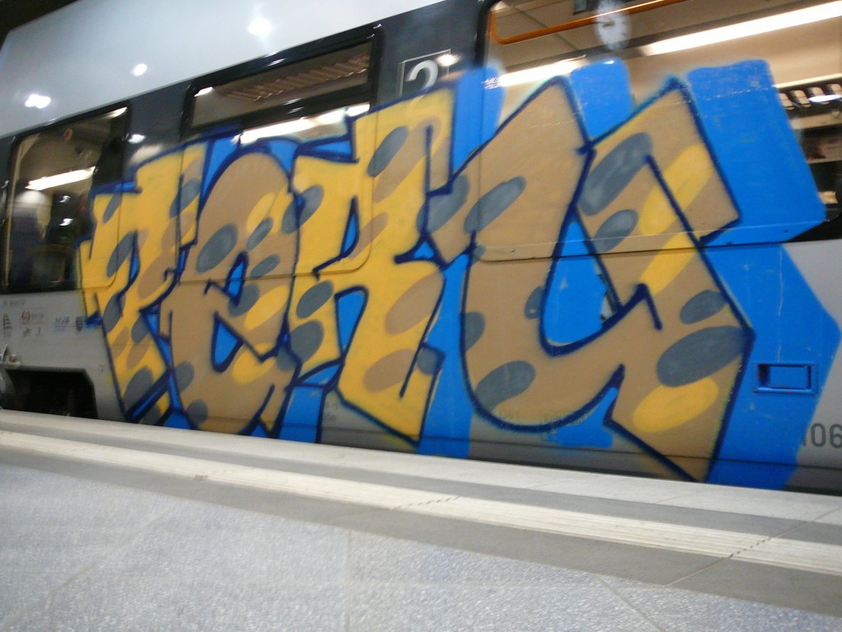 Graffiti Train in Leipzig - Photo by VonBerg - Peru, Leipzig (2014)