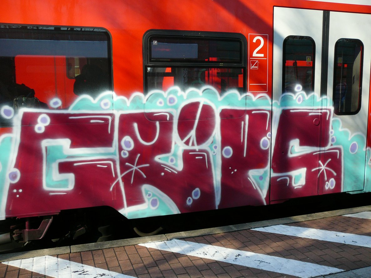 Graffiti Train in Hannover - Photo by VonBerg - Crips, Hannover (2014)