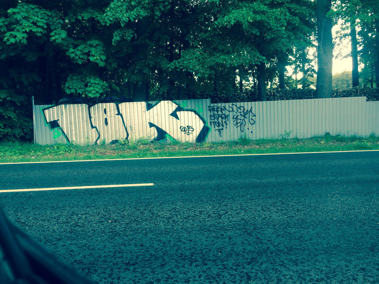 Graffiti Bombing - Photo by Vosck - Frism, stäg, 18k