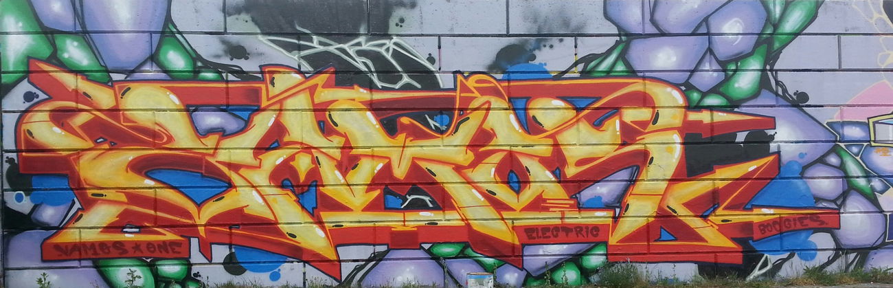 Graffiti Wall - Photo by VzumA - electricboogiez, vamosEbs (2016)