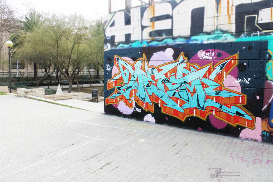 Graffiti Wall in Barcelona - Photo by WEAM - weam, crn (2013)