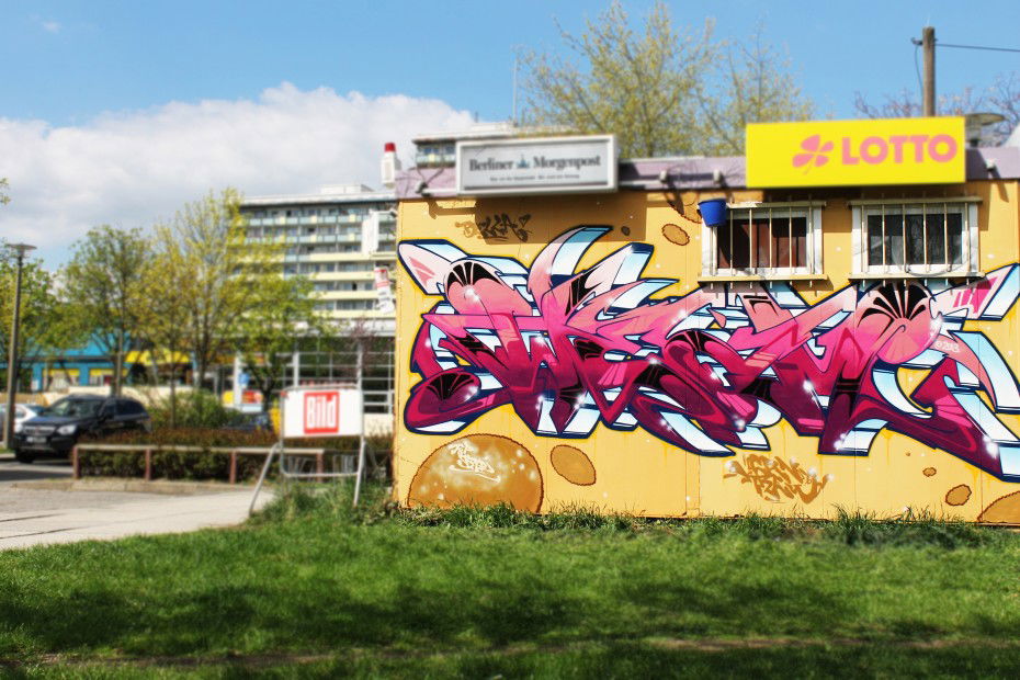 Graffiti Wall in Berlin - Photo by WEAM - weam, crn (2013)
