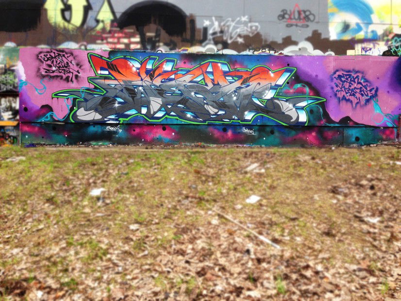 Graffiti Wall in Berlin - Photo by WEAM - weam, crn (2013)