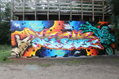 Graffiti Wall in Berlin - Photo by WEAM - weam, crn (2013)