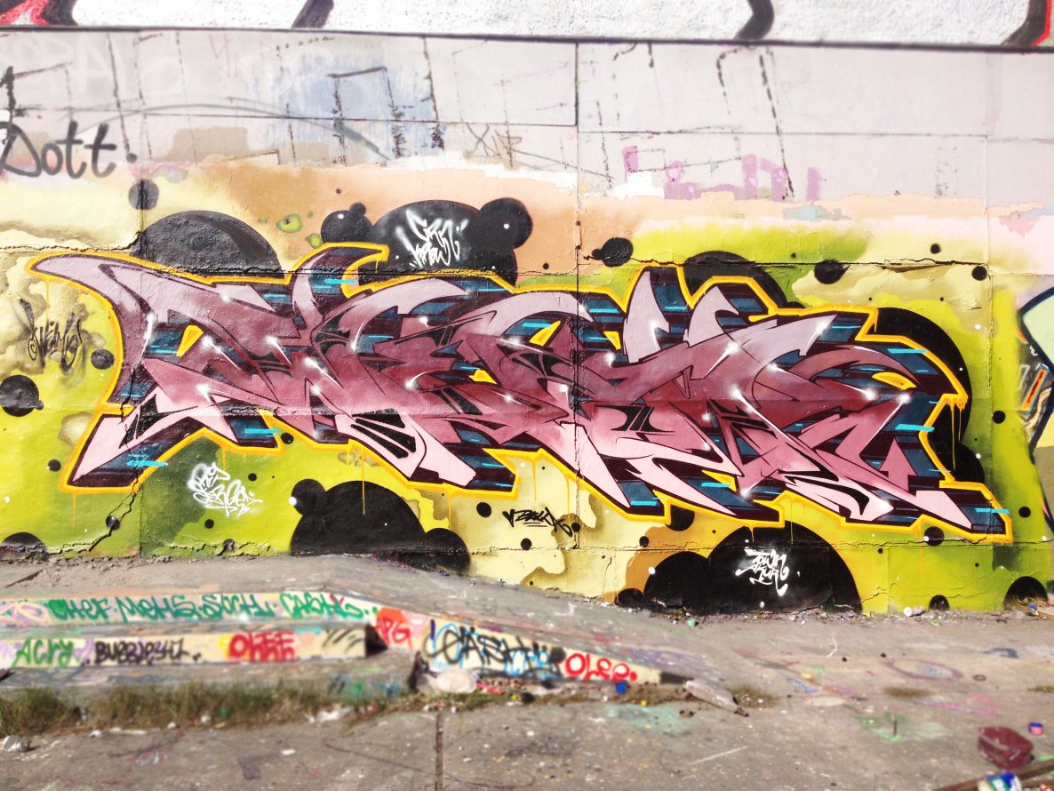Graffiti Wall - Photo by WEAM - weam, crn (2013)