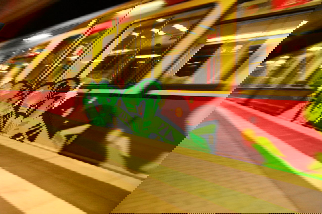 Graffiti Train - Photo by WEAM - crn (2013)