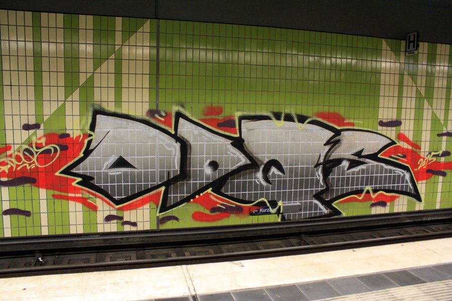 Graffiti Wall in Hamburg - Photo by WORLDSTREETART (2015)