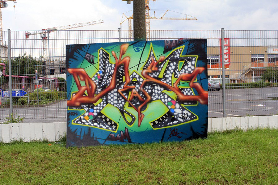 Graffiti Wall in Berlin - Photo by WORLDSTREETART (2015)