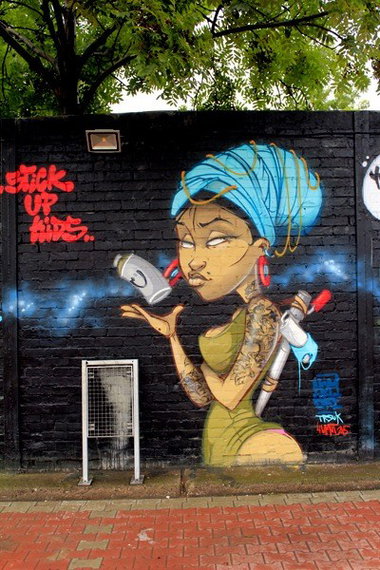 Graffiti Wall in Berlin - Photo by WORLDSTREETART - hombre, hombresuk, berlin (2015)