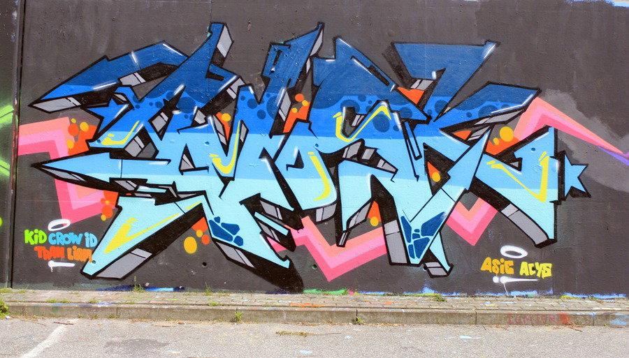 Graffiti Wall in Hamburg - Photo by WORLDSTREETART (2015)