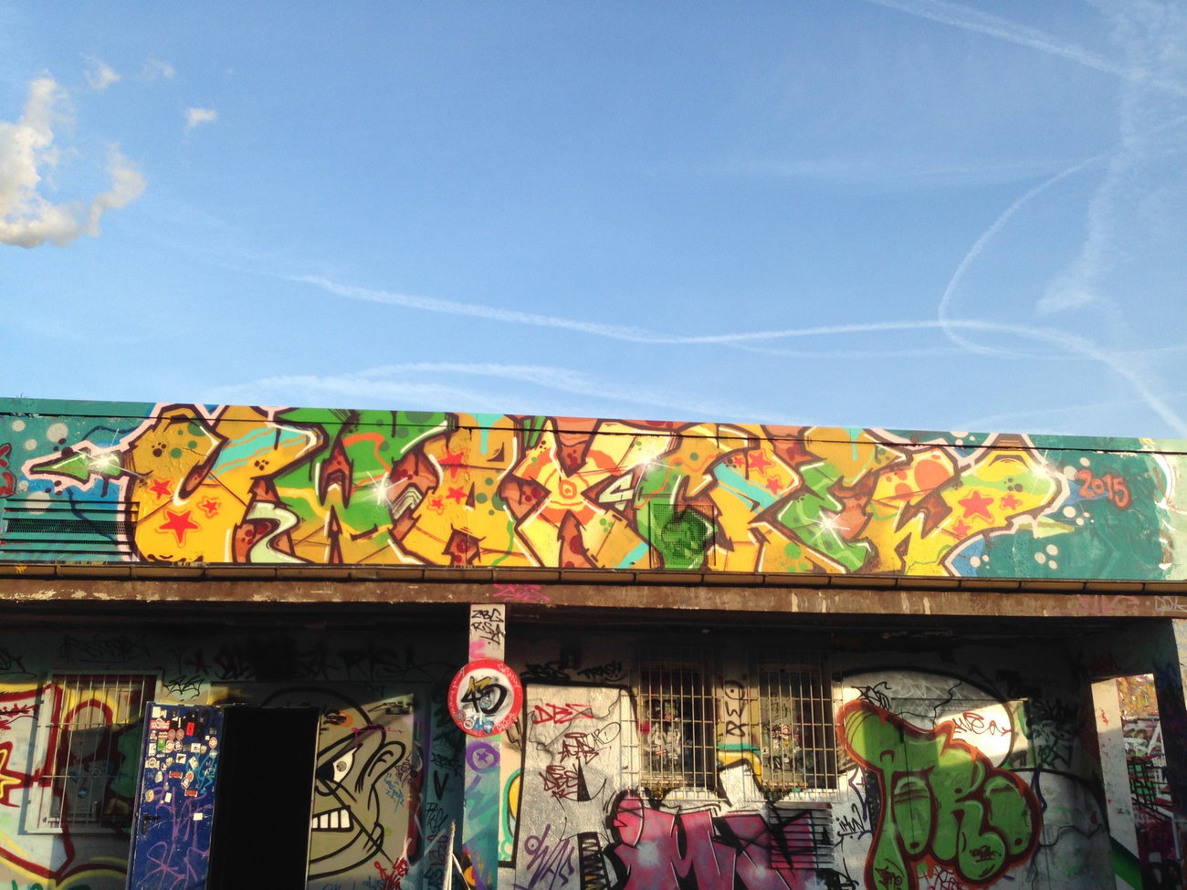 Graffiti Wall - Photo by WRITING1 - uwax, uwax, crew (2015)