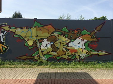 Graffiti Wall in Deutschland - Photo by WRITING1 - Toro, uwax, uwax (2015)