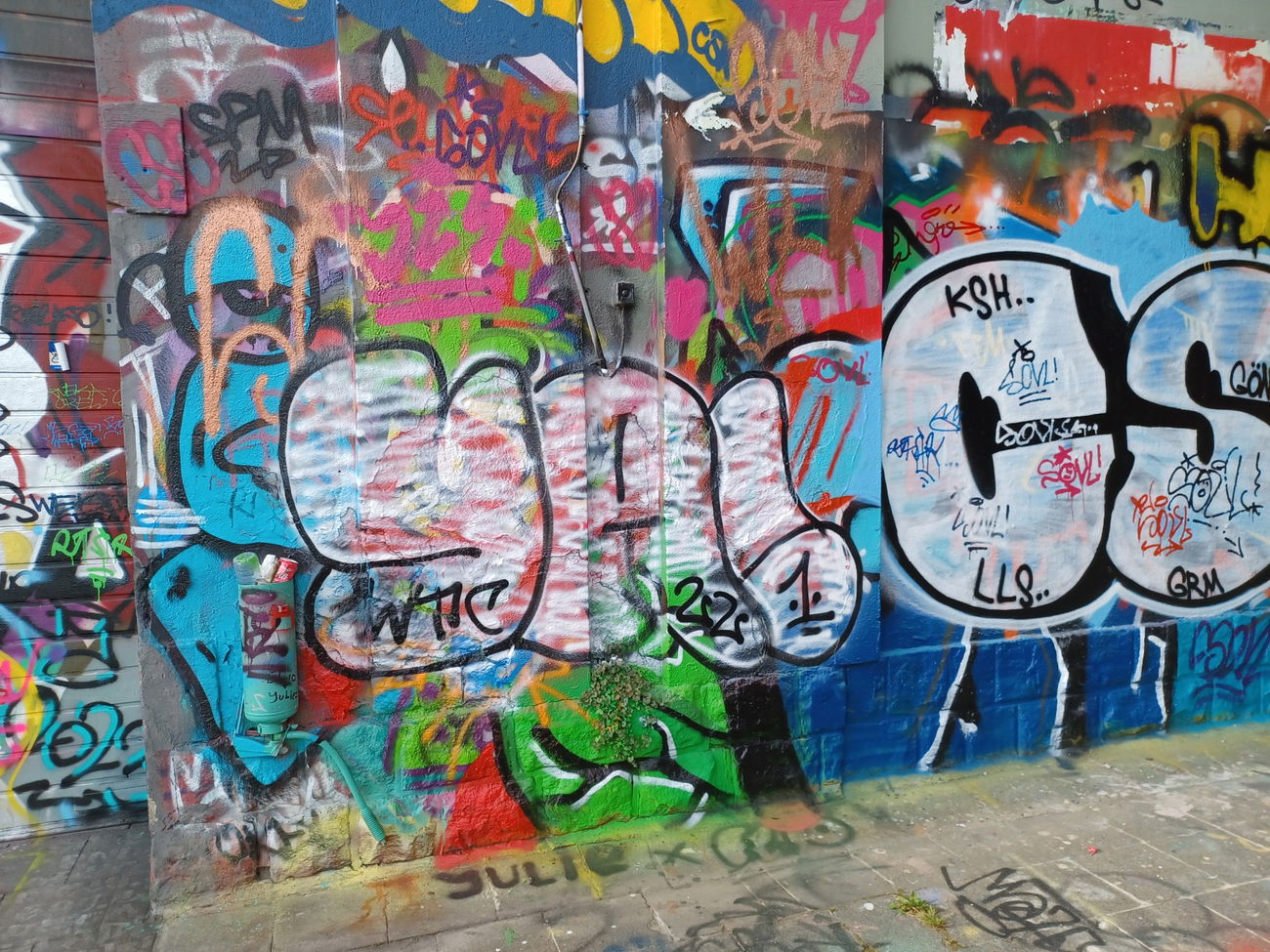 Graffiti Wall in Luxembourg - Photo by WTCrew - YA, WTC (2022)