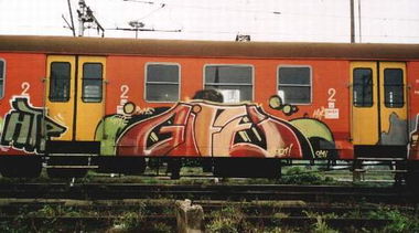 Graffiti Train in Warsaw - Photo by WWA022 - gife, htp
