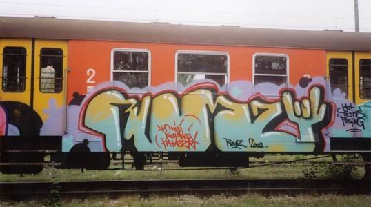 Graffiti Train in Warsaw - Photo by WWA022 - rumz, htp (2002)