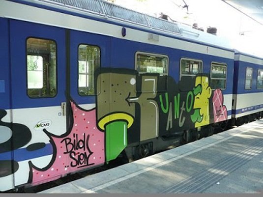 Graffiti Train in Vienna - Photo by WWA022 - kuanto, kfc