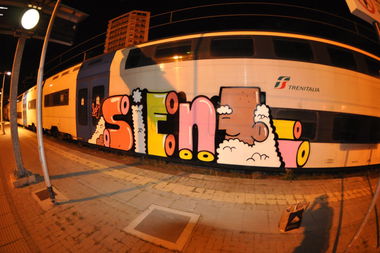 Graffiti Train in Rome - Photo by WWA022 - kfc