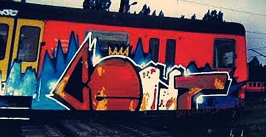 Graffiti Train in Warsaw - Photo by WWA022 - cent, kfc