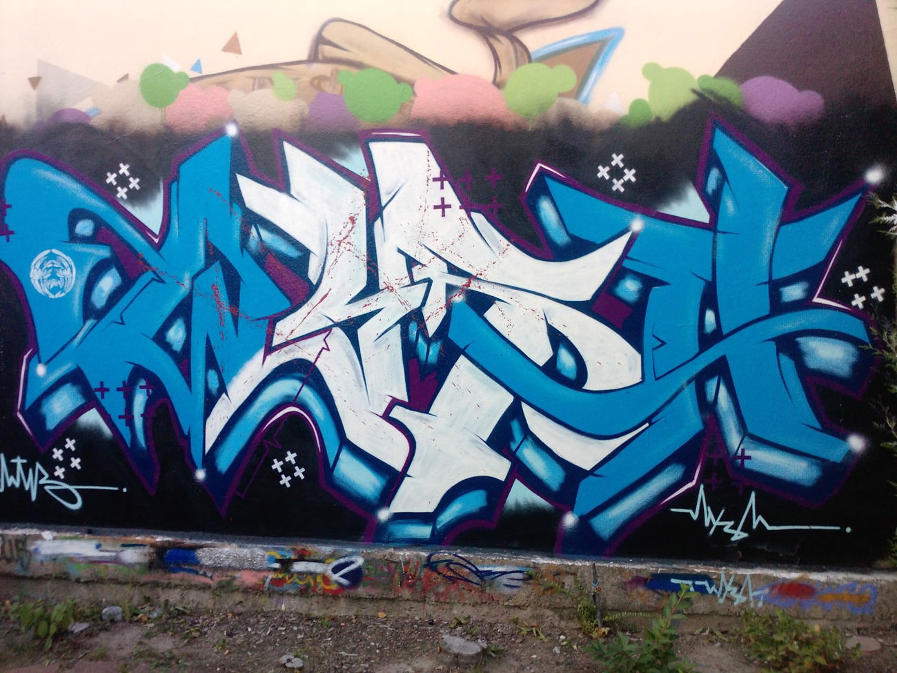 Graffiti Wall in Neheim - Photo by WYSH - wysh, graffiti, blue (2014)