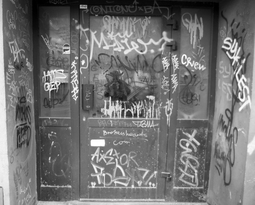 Graffiti Bombing in Bergen - Photo by Waddap1 - Bombed, tags, black