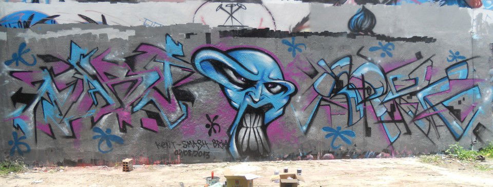 Graffiti Wall in Hanoi - Photo by WangDe (2013)