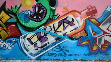 Graffiti Wall - Photo by WangDe - vietnamese (2014)