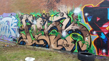 Graffiti Bombing in Hannover  - Photo by Warichnicht - Funk, srek, plus (2016)