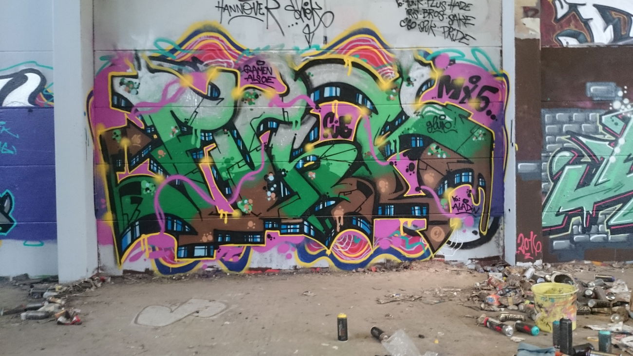 Graffiti Wall in Oldenburg  - Photo by Warichnicht - Funk, cue, fds (2016)