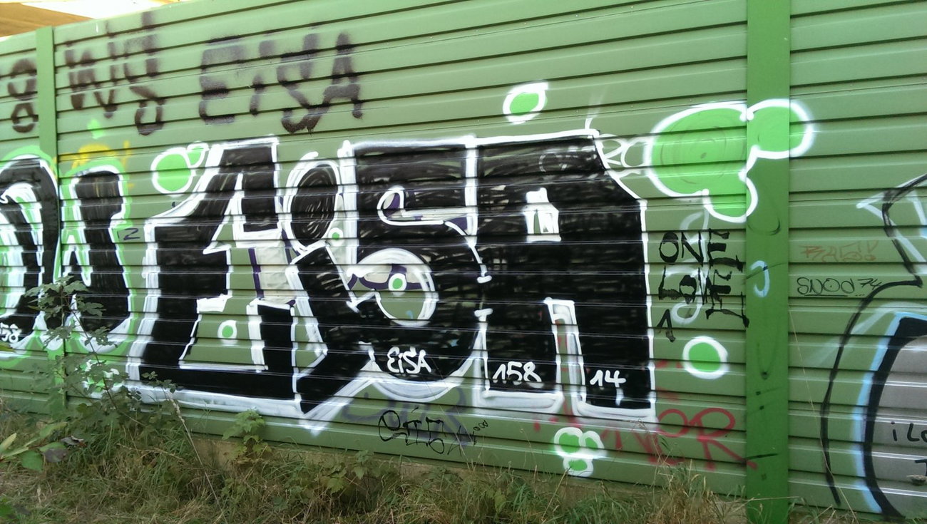 Graffiti Wall - Photo by WeedMan158 - eisa (2014)