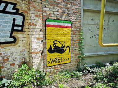 Graffiti Wall - Photo by West - Ferrari (2022)