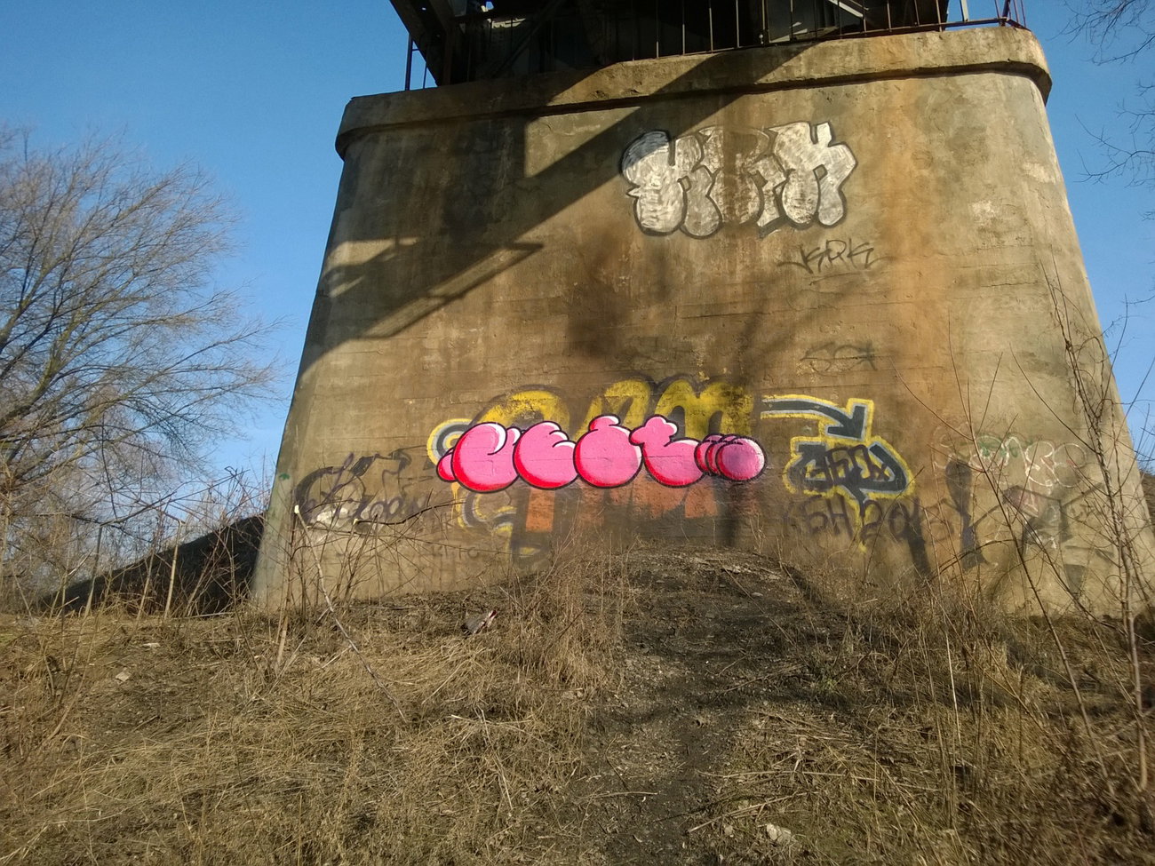 Graffiti Wall - Photo by West (2016)