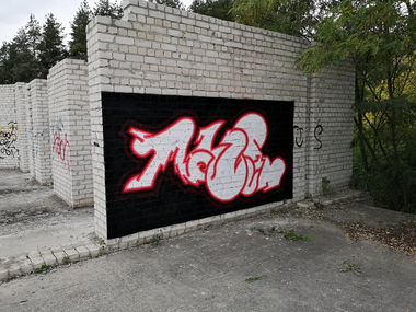 Graffiti Wall - Photo by West - McLaren (2021)