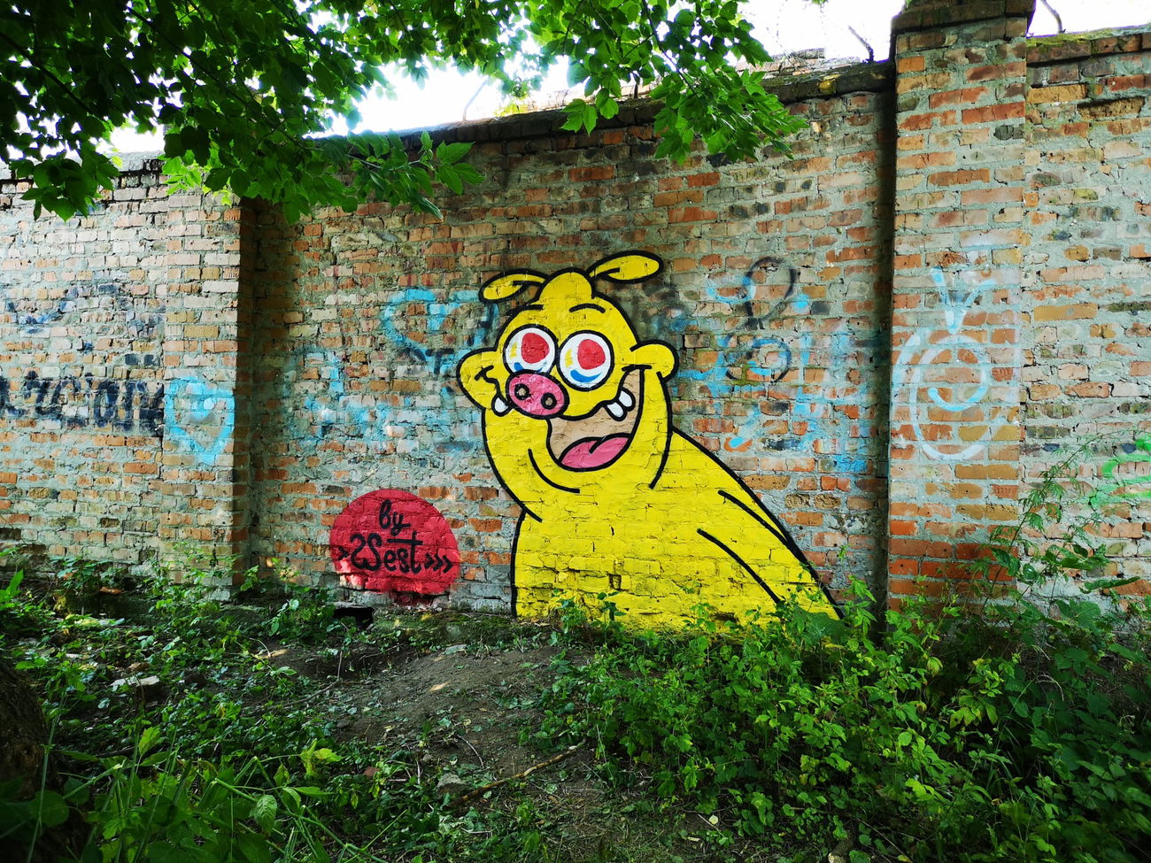 Graffiti Wall - Photo by West - RockosModernLife (2022)