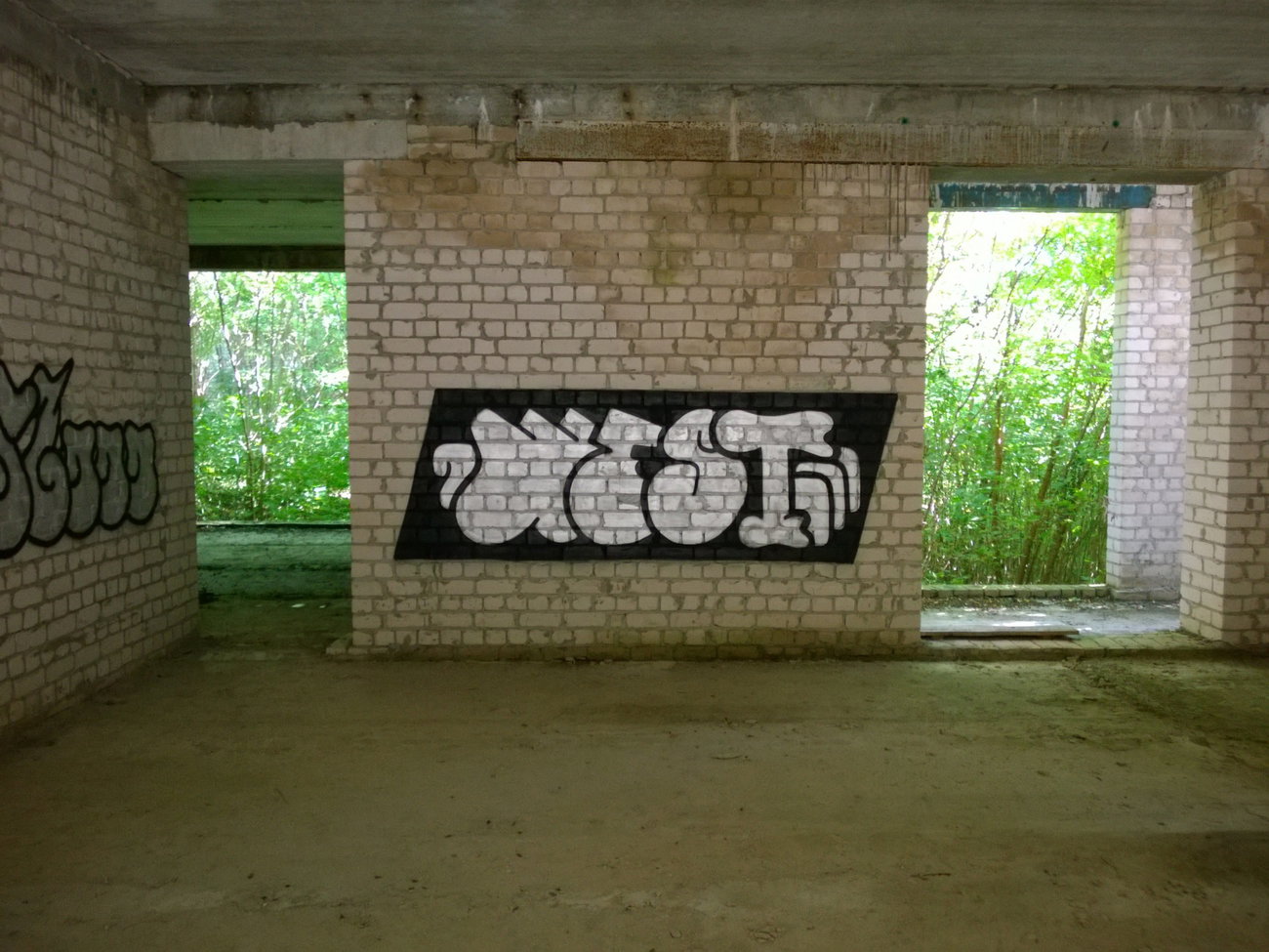 Graffiti Wall - Photo by West (2016)