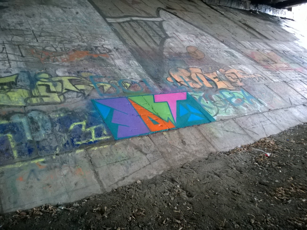 Graffiti Wall - Photo by West (2017)