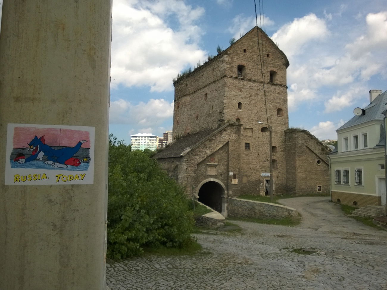 Graffiti Artwork - Photo by West - Russia, RussiaToday, Russia_Today (2018)