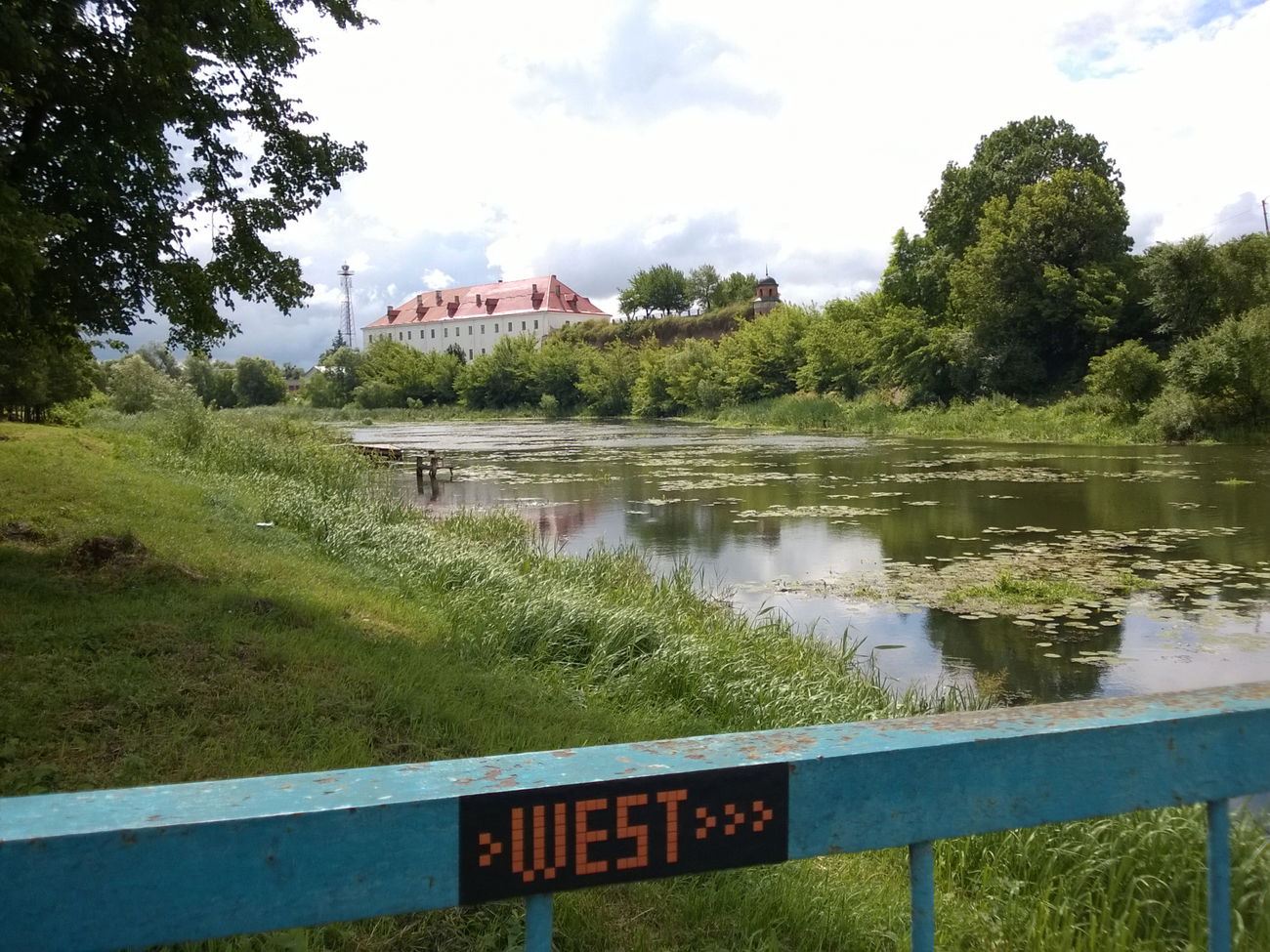 Graffiti Street Art - Photo by West (2019)