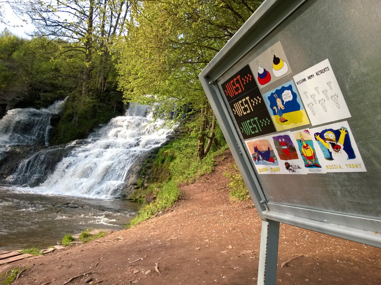 Graffiti Street Art - Photo by West - Russia, PeaceOfRussia, Peace_of_Russia (2019)