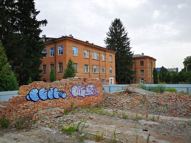 Graffiti Wall - Photo by West (2022)