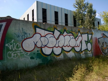 Graffiti Wall - Photo by West - McLaren (2019)