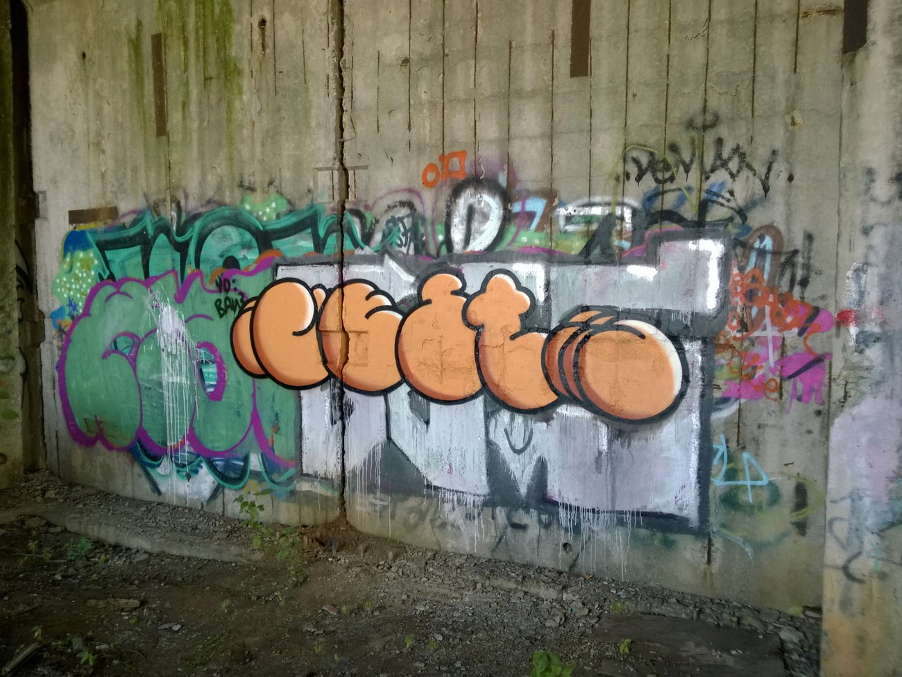 Graffiti Wall - Photo by West (2016)