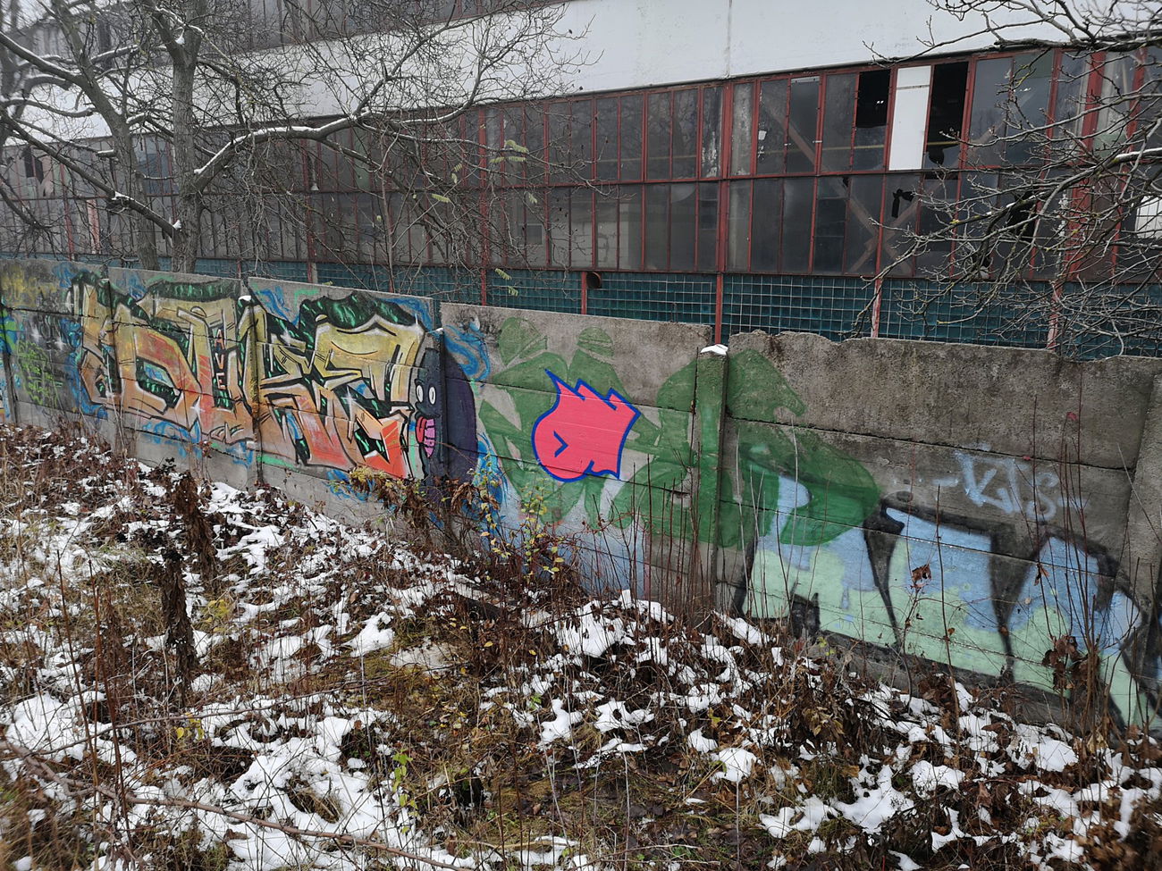 Graffiti Wall - Photo by West (2022)