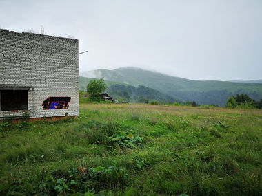 Graffiti Wall - Photo by West (2020)