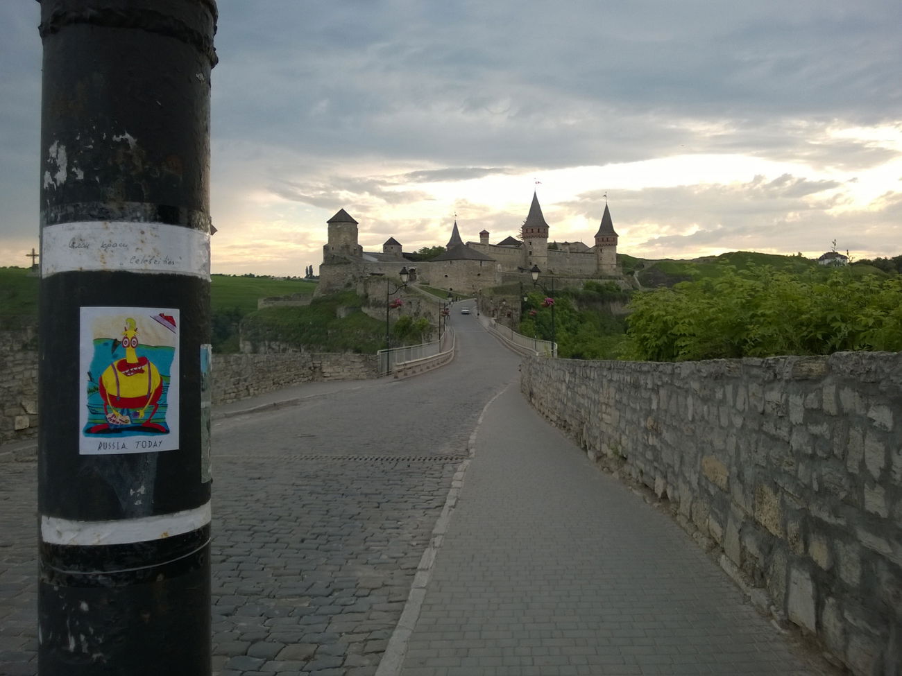 Graffiti Street Art - Photo by West - RussiaToday, Russia_Today, Heffer (2019)