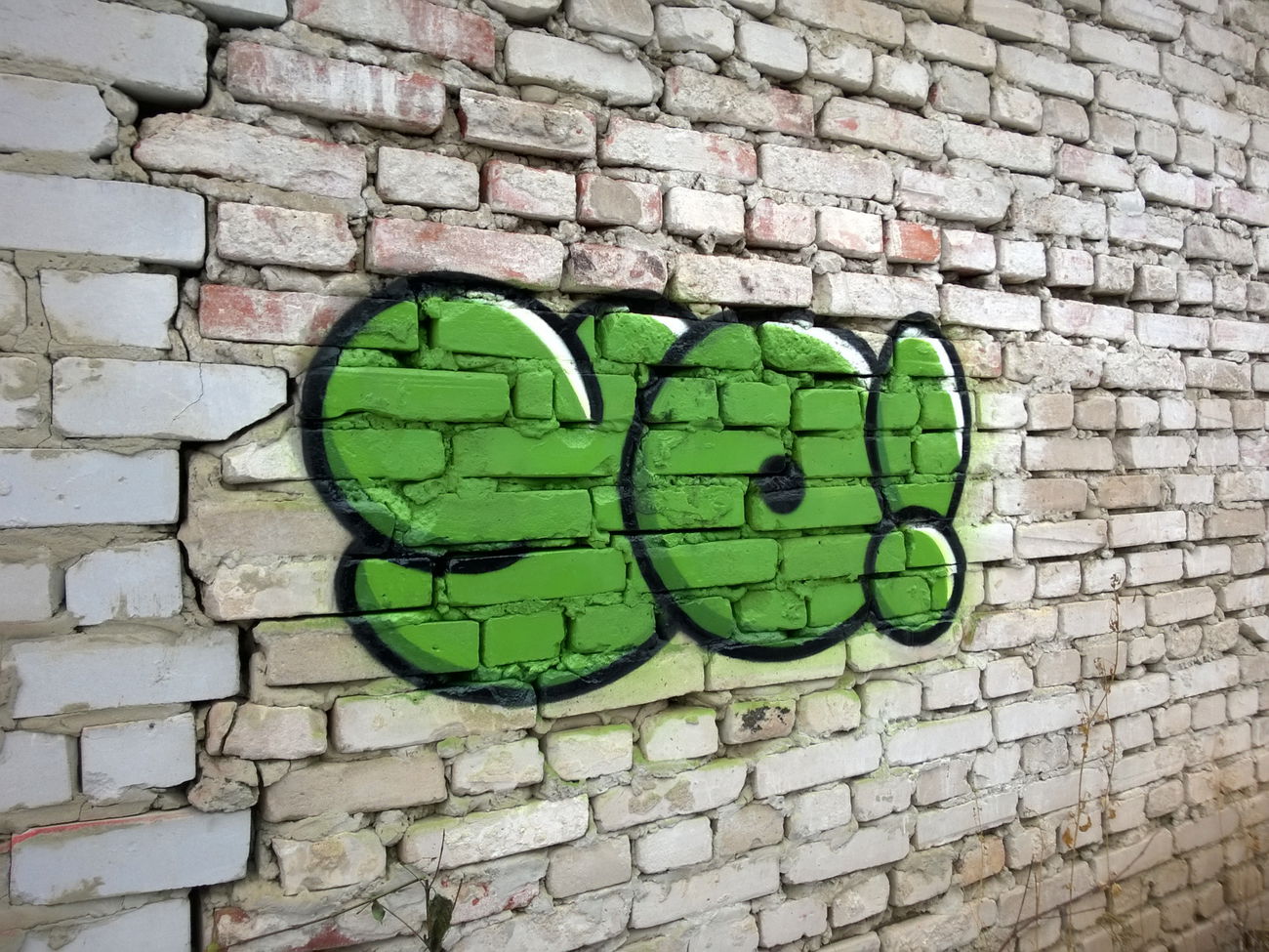 Graffiti Photo by West - Yo (2018)