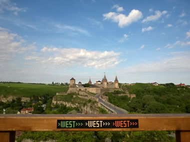 Graffiti Street Art - Photo by West (2019)