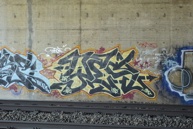 Graffiti Bombing - Photo by WhiteBoy77 - yes, nose, kot (2015)