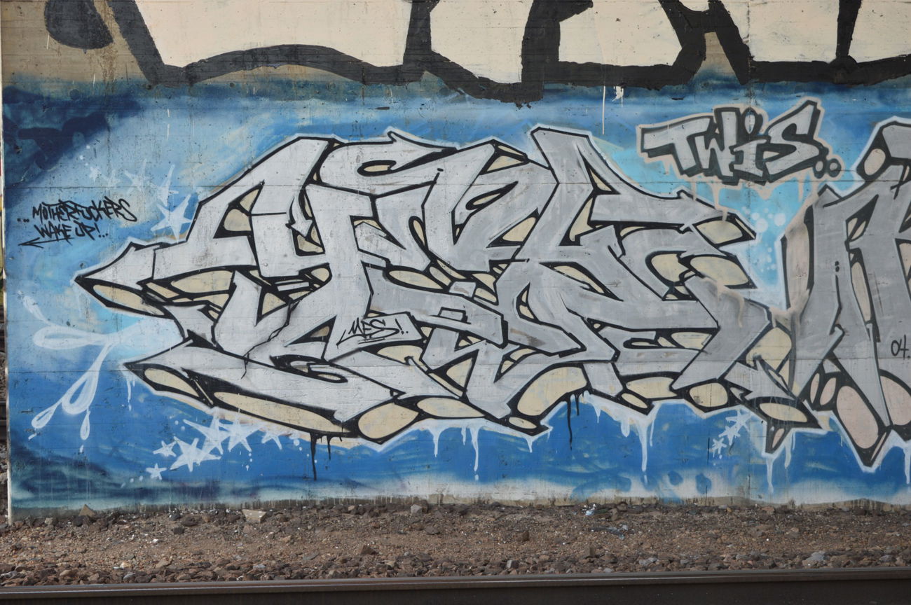 Graffiti Wall - Photo by WhiteBoy77 - yes, hard, bad (2015)